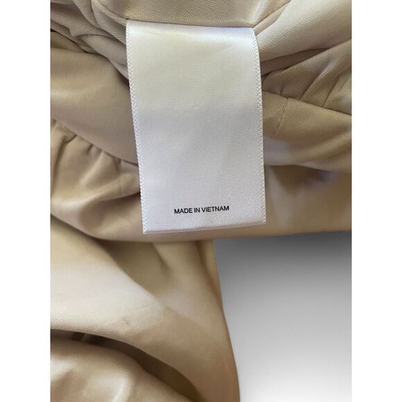 NWOT EXPRESS Women’sSatin Flutter Sleeve Culotte Jumpsuit Champagne Color Sz XXS - Picture 7 of 9